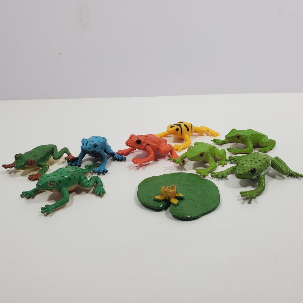 Safari Ltd Frogs And Lily Pad Mini Figures Lot 9 pc Colorful Plastic